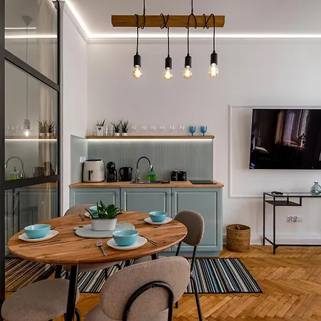 Rentplanet - Swietokrzyska Apartment *