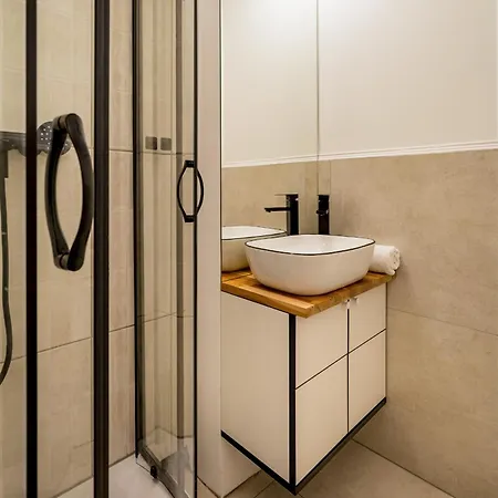 Rentplanet - Swietokrzyska Apartment
